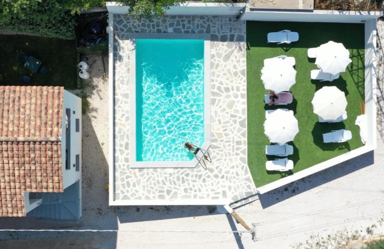 Mediterraneo 산테오도로 외부 사진